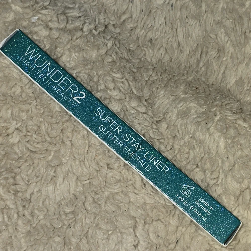 Wunder2 Super Stay Liner--- Glitter Emerald NIB